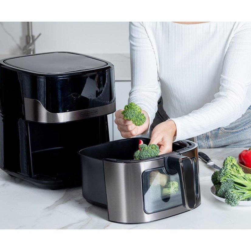 Horkovzdušná fritéza Black+Decker BXAF6500E černo-stříbrná