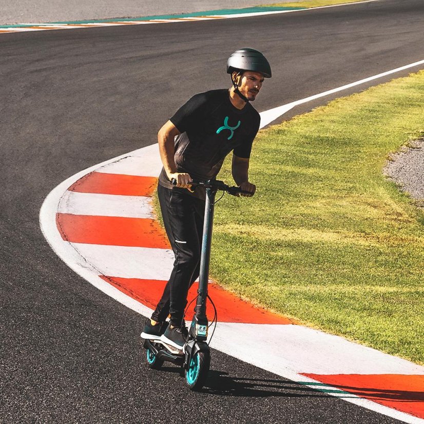 Elektrická koloběžka Cecotec Bongo Serie S+Infinity 7304 černá