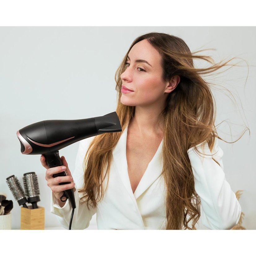 Fén na vlasy Cecotec Bamba IoniCare & Go Glow 4414 černý