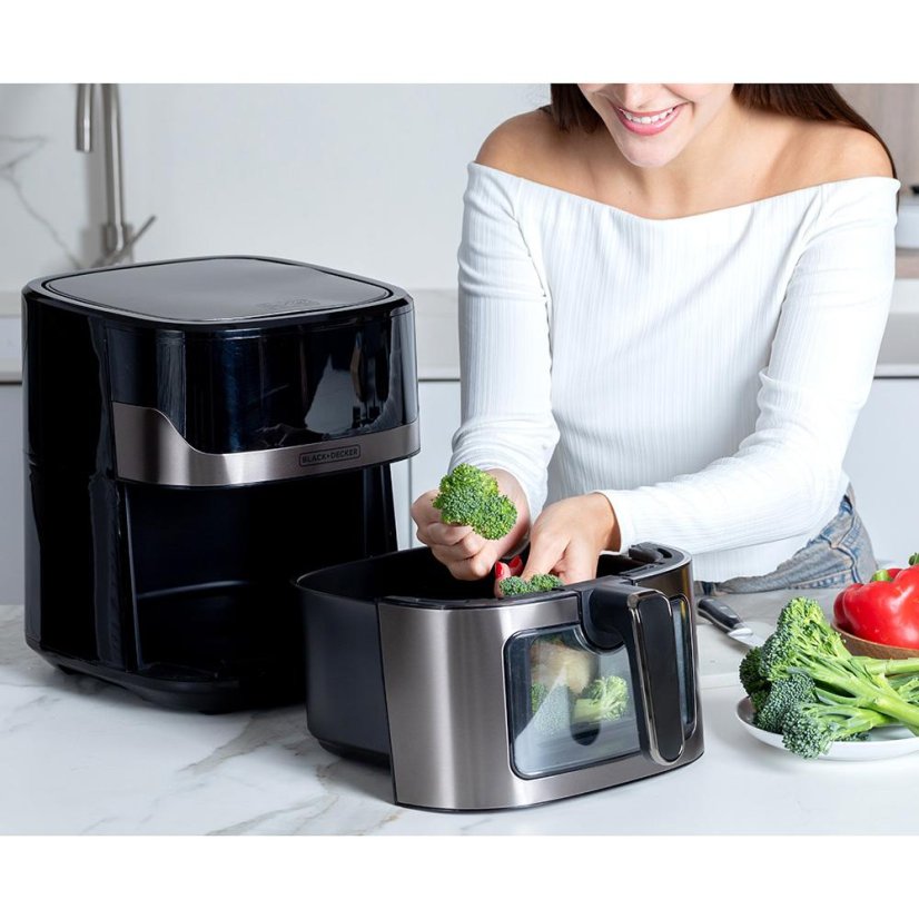 Horkovzdušná fritéza Black+Decker BXAF6500E černo-stříbrná