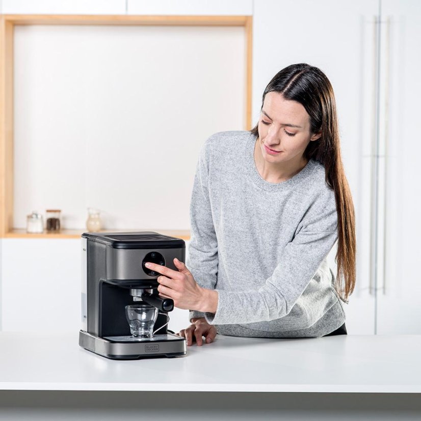 Kávovar Black + Decker BXCO850E stříbrný