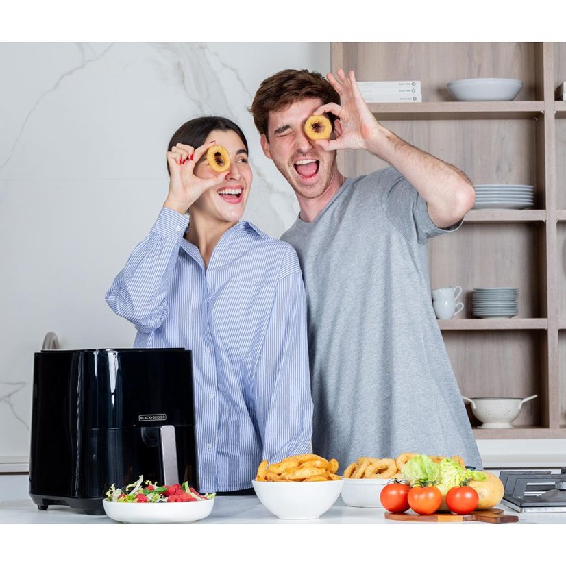 Horkovzdušná fritéza Black+Decker BXAF5000E černá