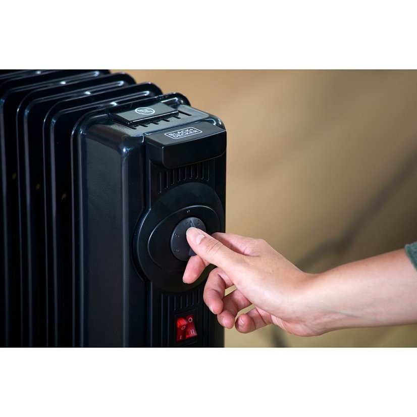 Radiátor Black+Decker BXRA2300E černý