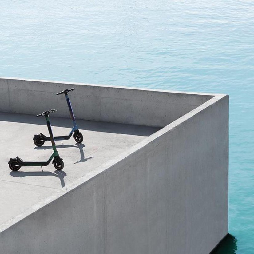 Elektrická koloběžka Cecotec Bongo Serie X65 Connected 7109 šedo-zelená