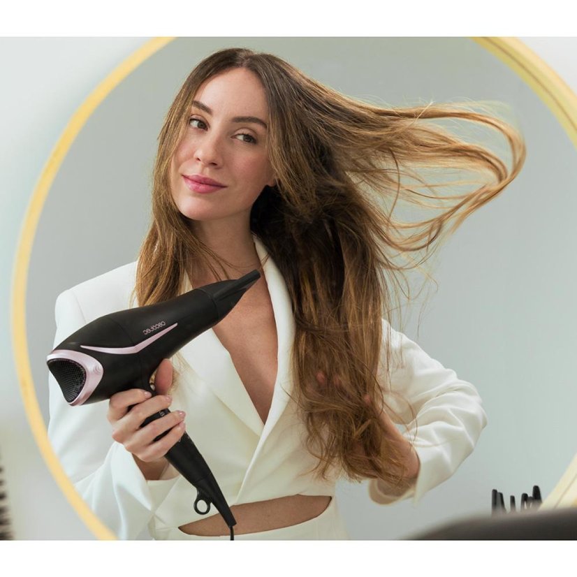 Fén na vlasy Cecotec Bamba IoniCare & Go Glow 4414 černý