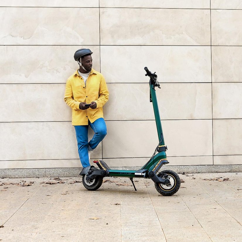 Elektrická koloběžka Cecotec Bongo Serie Z Mountain 7315 černo-zlatá