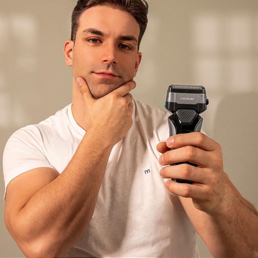 Holící strojek Cecotec PrecisionCare X-Trimm Triple 100057