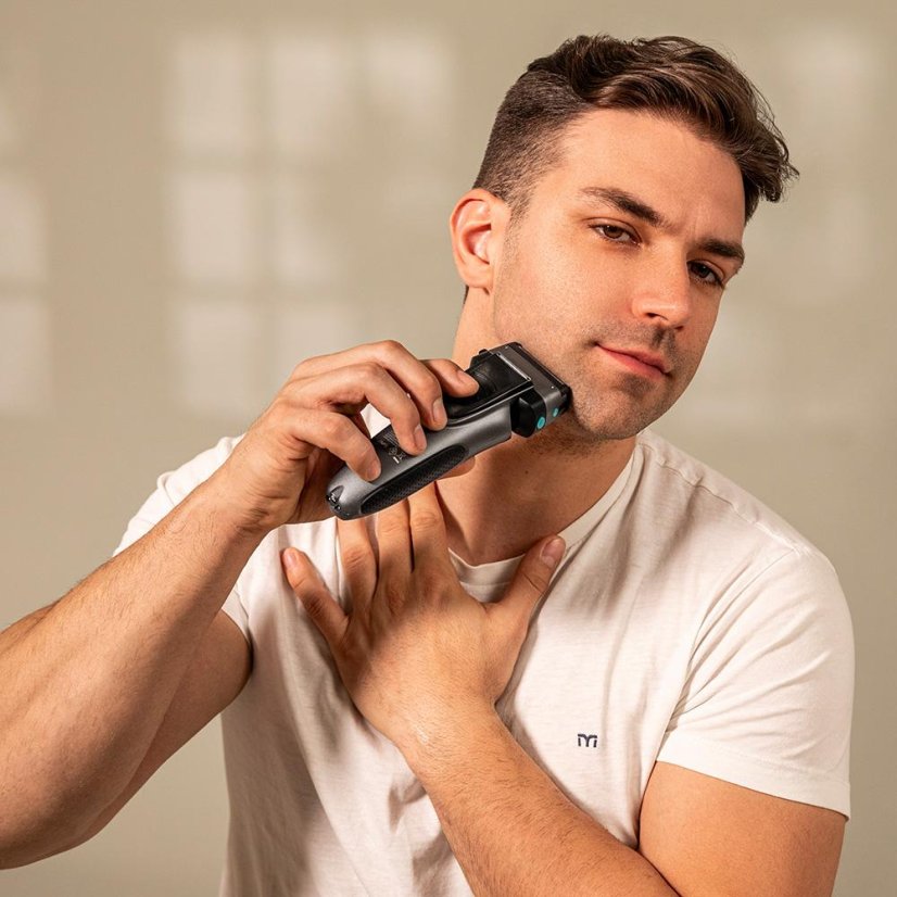 Holící strojek Cecotec PrecisionCare X-Trimm Triple 100057