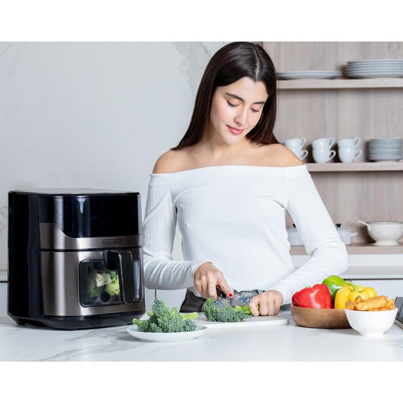 Horkovzdušná fritéza Black+Decker BXAF6500E černo-stříbrná