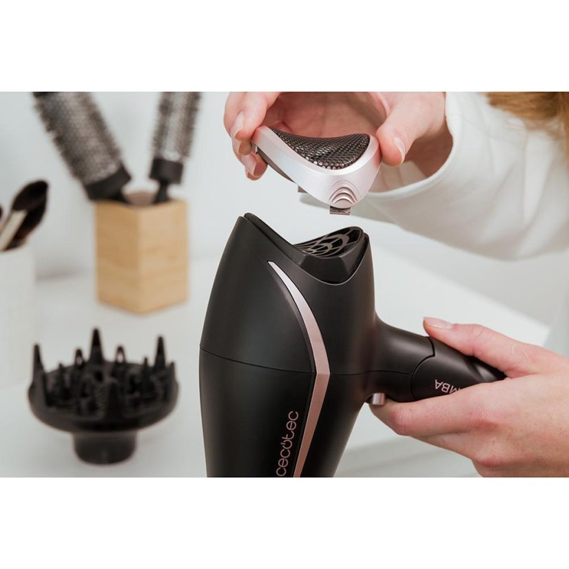 Fén na vlasy Cecotec Bamba IoniCare & Go Glow 4414 černý